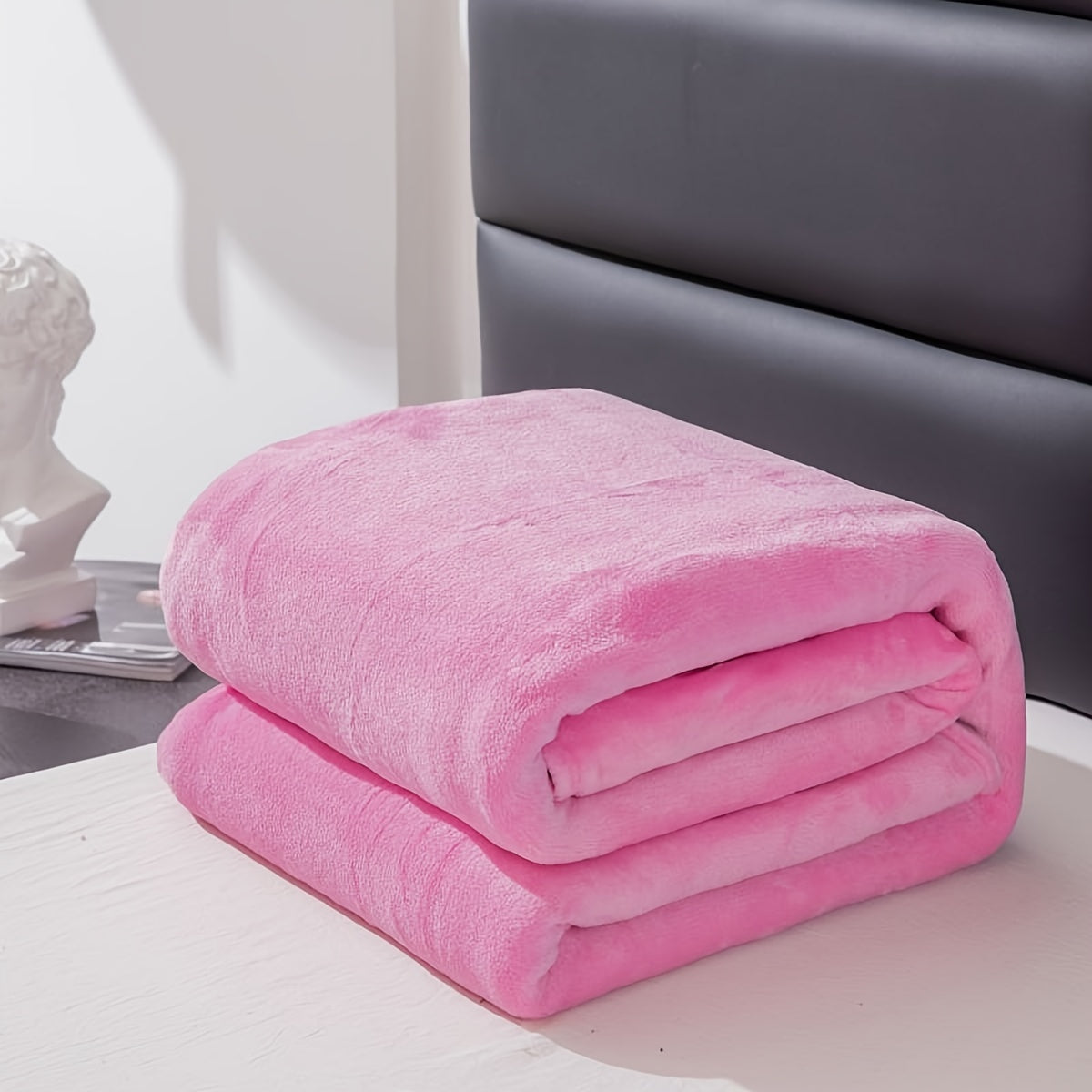 Couverture en flanelle sur la banquette arrière d'une voiture