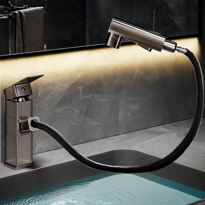 Les deux hauteurs du robinet de lavabo gris à bec carré pivotant, côte à côte