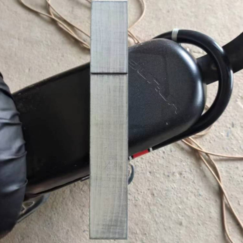 Porte-serviettes en bois en forme de pince à linge présenté dans ses trois tailles