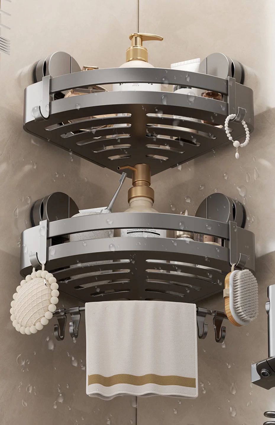 Étagère de douche carrée garnie de flacons de gel douche