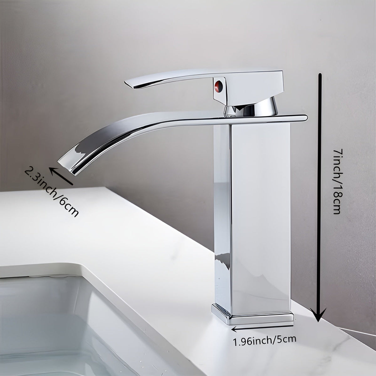Base monotrou du mitigeur de lavabo, vue rapprochée