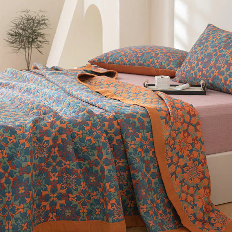Couvre-lit matelassé déplié montrant ses six couches piquées