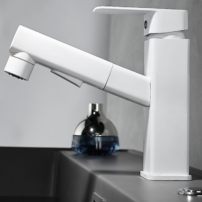 Repères de température sur le levier du robinet de lavabo blanc à bec carré