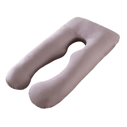 Coussin de corps en U coloris gris sur un lit