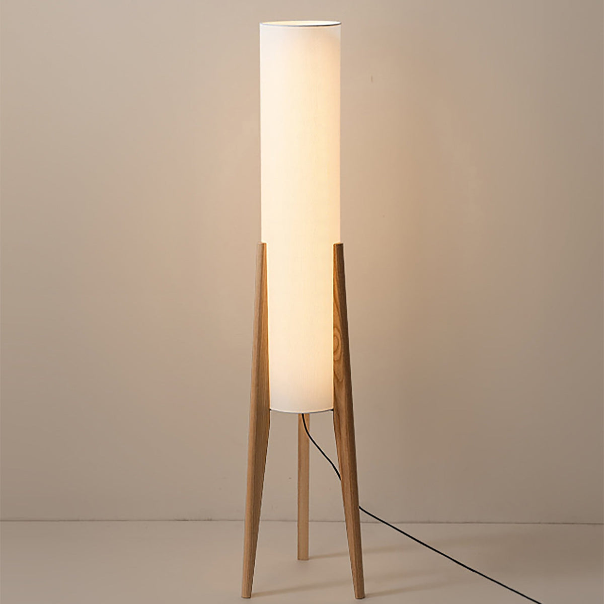 Lampadaire LED en bois brun chêne avec abat-jour en tissu