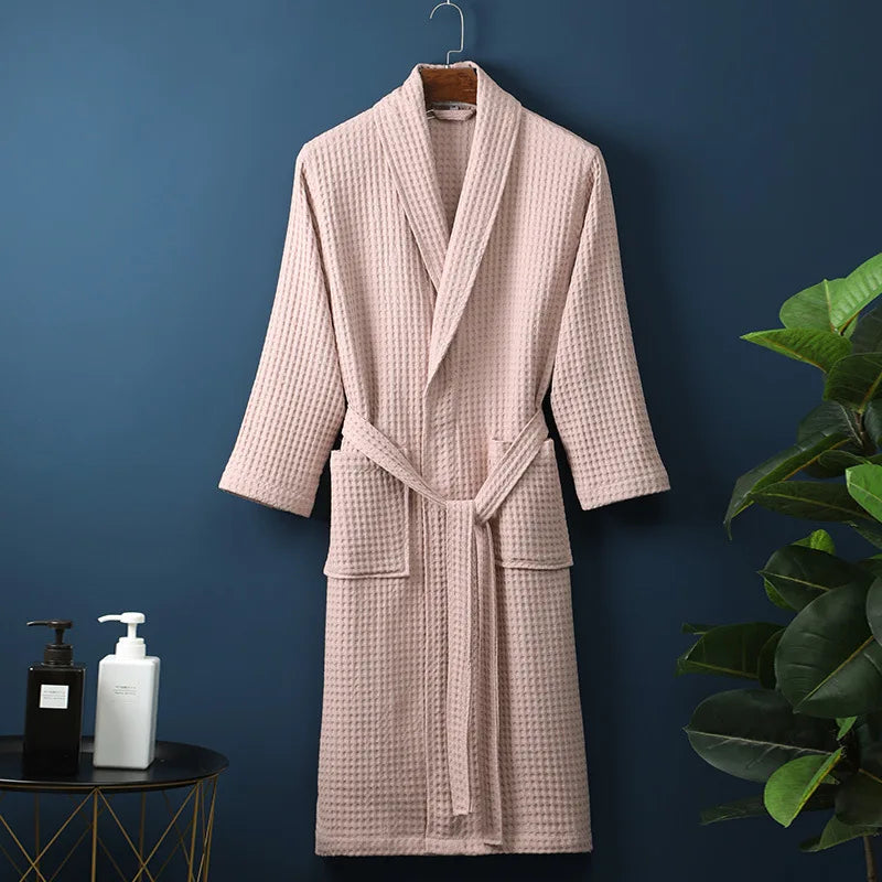 Peignoir de bain en coton rose avec ceinture