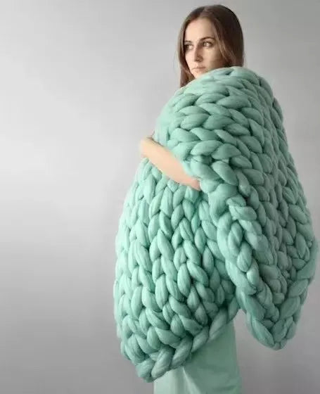 Détail de la maille épaisse du plaid tricoté