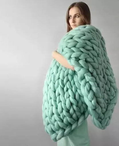 Détail de la maille épaisse du plaid tricoté