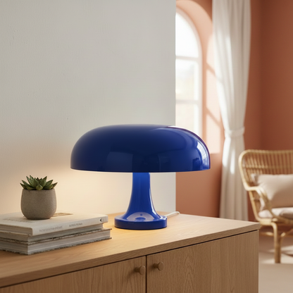 Lampe Sienna bleue sur fond méditerranéen