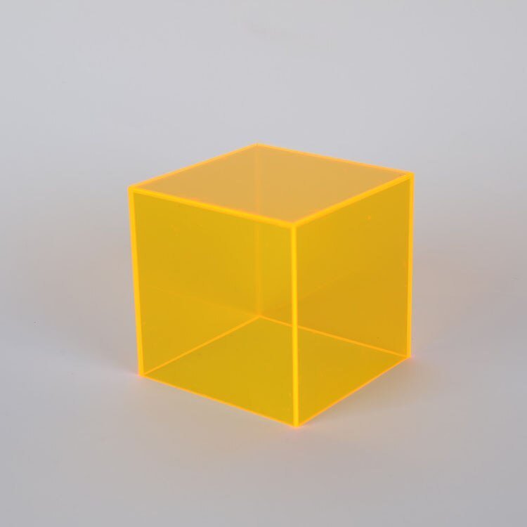 Boîte de rangement en acrylique orange clair avec parois transparentes