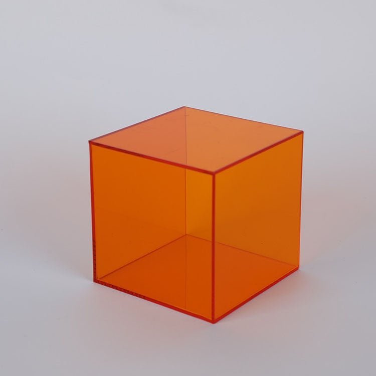Boîte de rangement en acrylique orange avec parois transparentes
