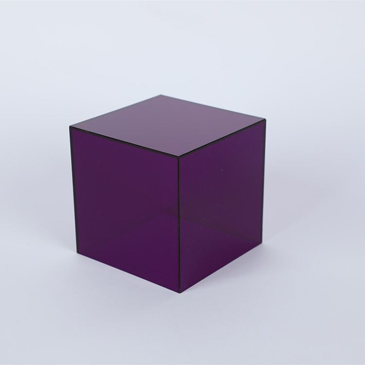 Boîte de rangement en acrylique violet foncé avec parois transparentes