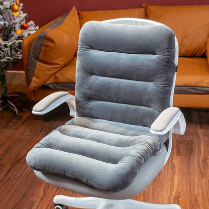 Coussin de chaise avec dossier bleu posé sur une chaise de bureau
