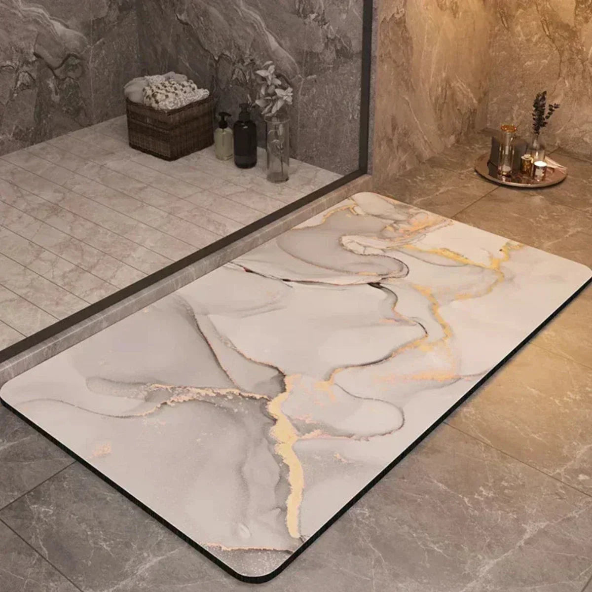 Surface en relief du tapis de bain, détail de la texture absorbante