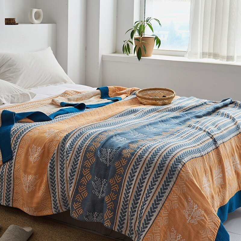 Plaid japonais en coton déplié sur un lit, vue d'ensemble du tissage.