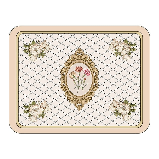 Tapis égouttoir utilisé comme set de table sur une table de repas