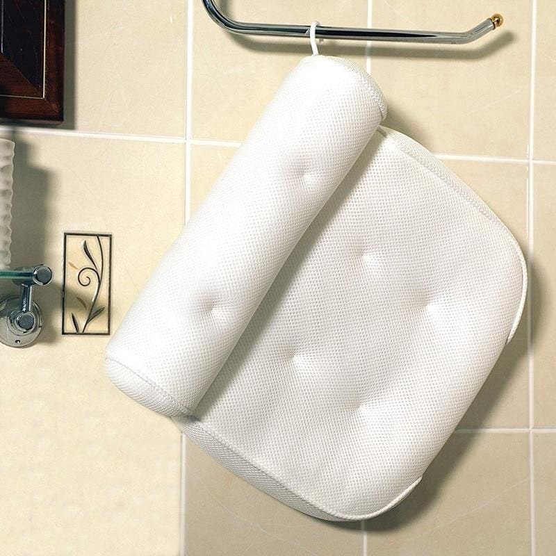 Coussin de baignoire fixé contre la paroi d'une baignoire