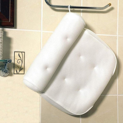 Coussin de baignoire fixé contre la paroi d'une baignoire